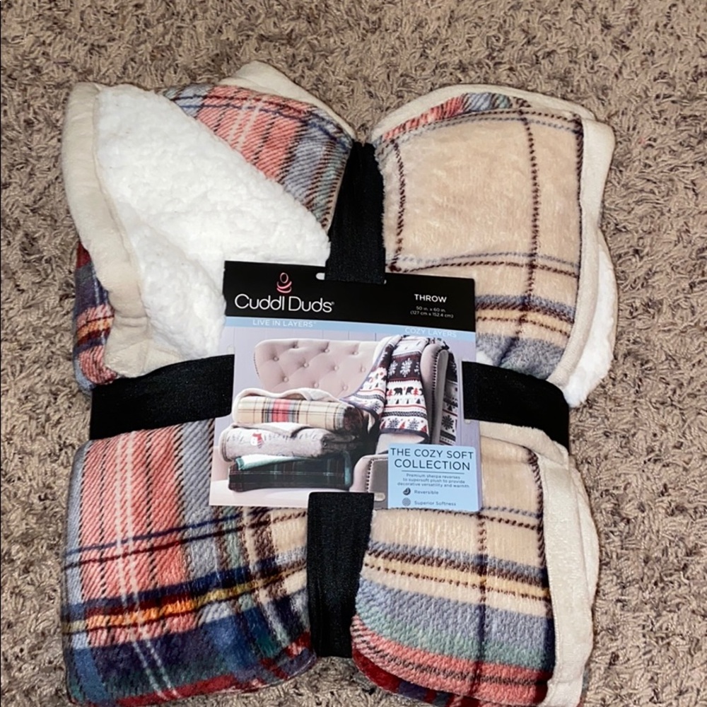 cuddl duds throw (soft plaid)